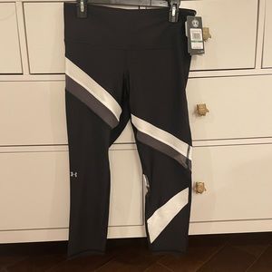 NWT Women’s Under Armour HeatGear Capri Leggings - Size: Large